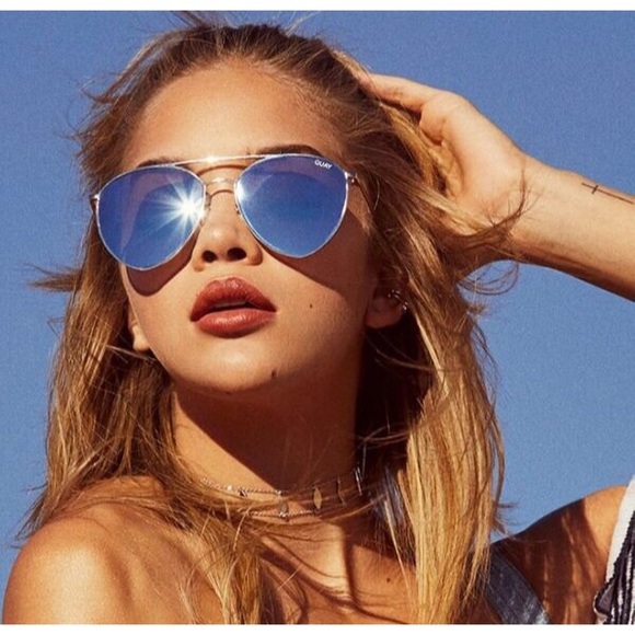 QUAY INDIO SUNGLASSES | Silver/Blue - Picture 3 of 5